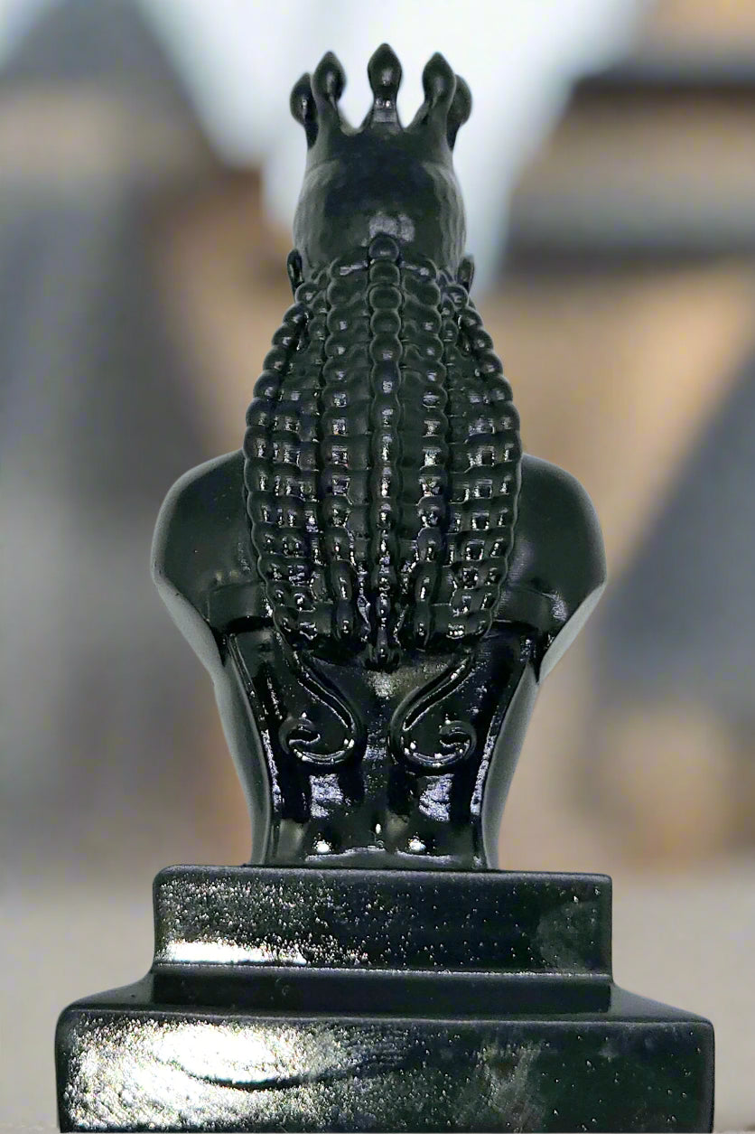 Exquisite details of Oshun 